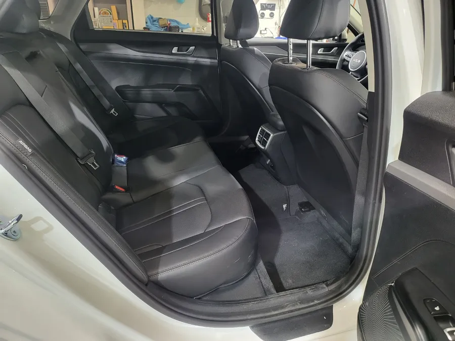 Kia K5 interior customization - Kia K5 Interior Customization Review — Easy Cleaning photo 4