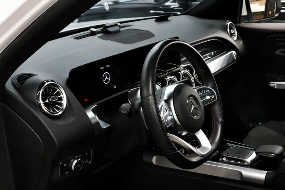 Mercedes-Benz GLB steering wheel - Mercedes-Benz GLB Custom Steering Wheel Review — Enhanced Winter photo 4
