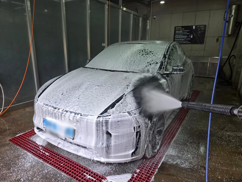 Tesla Model Y PPF施工事例|費用目安と仕上がり 施工写真 1-3