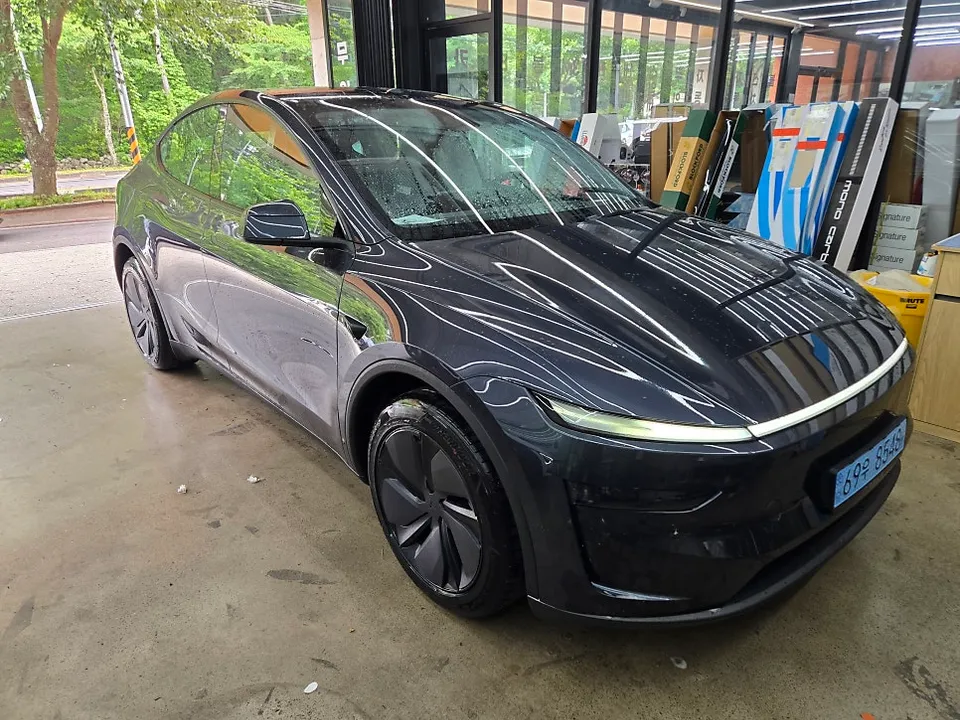 Tesla Model Y PPF施工事例|費用目安と仕上がり 施工写真 2-3