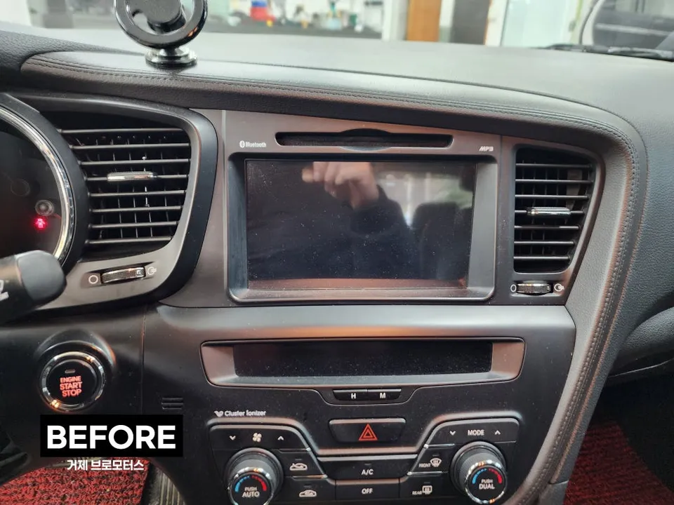 Kia K5のAndroid Auto・CarPlay取付事例 施工写真 2-1