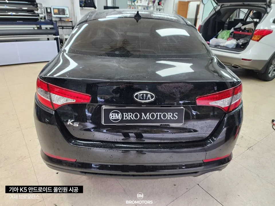 Kia K5のAndroid Auto・CarPlay取付事例 施工写真 2-2