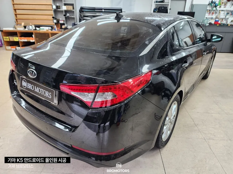 Kia K5のAndroid Auto・CarPlay取付事例 施工写真 3-2