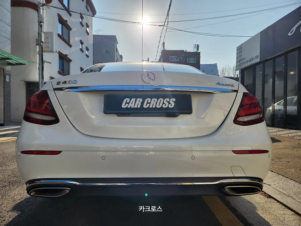 Mercedes-Benz EクラスのPPF施工事例|中古車保護の重要性 施工写真 3-1