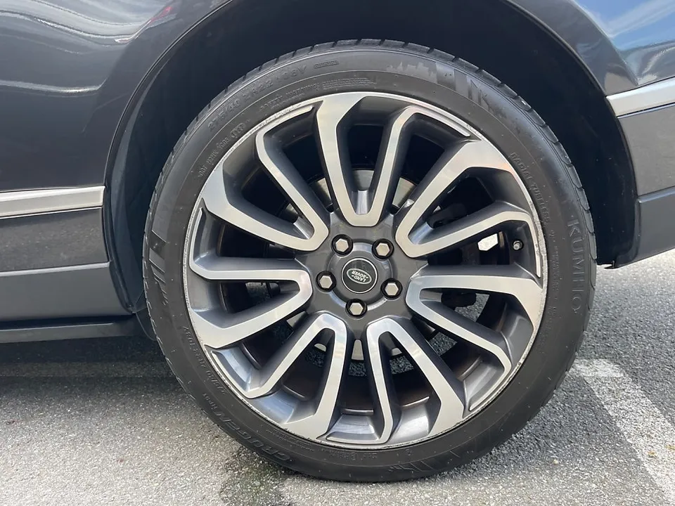 Land Rover Range Rover wheel repair - Land Rover Wheel Repair & Painting Review: Sparkling Silver Finis photo 4