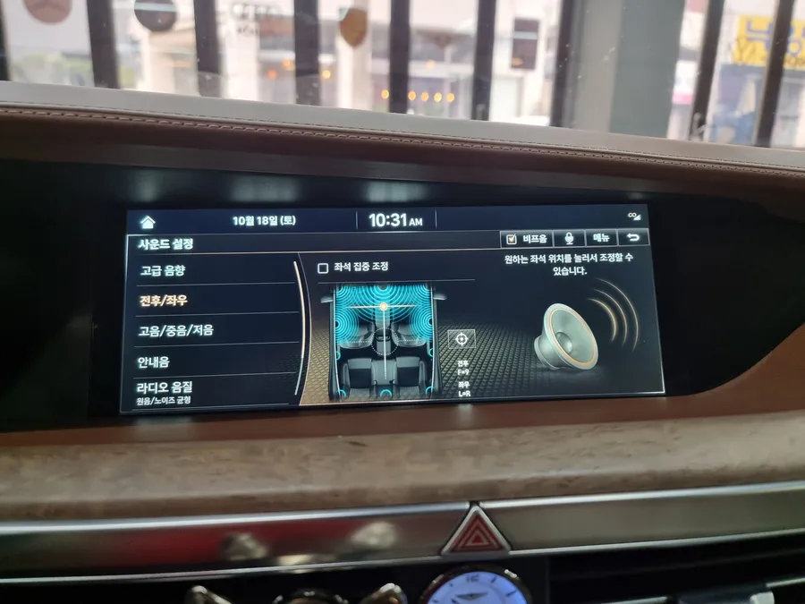 Genesis G90のカーオーディオ施工事例 施工写真 2-2