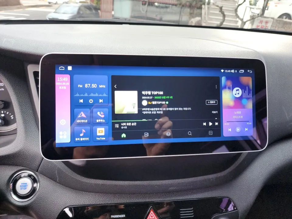 Hyundai TucsonのAndroid Auto・CarPlay取付事例 写真