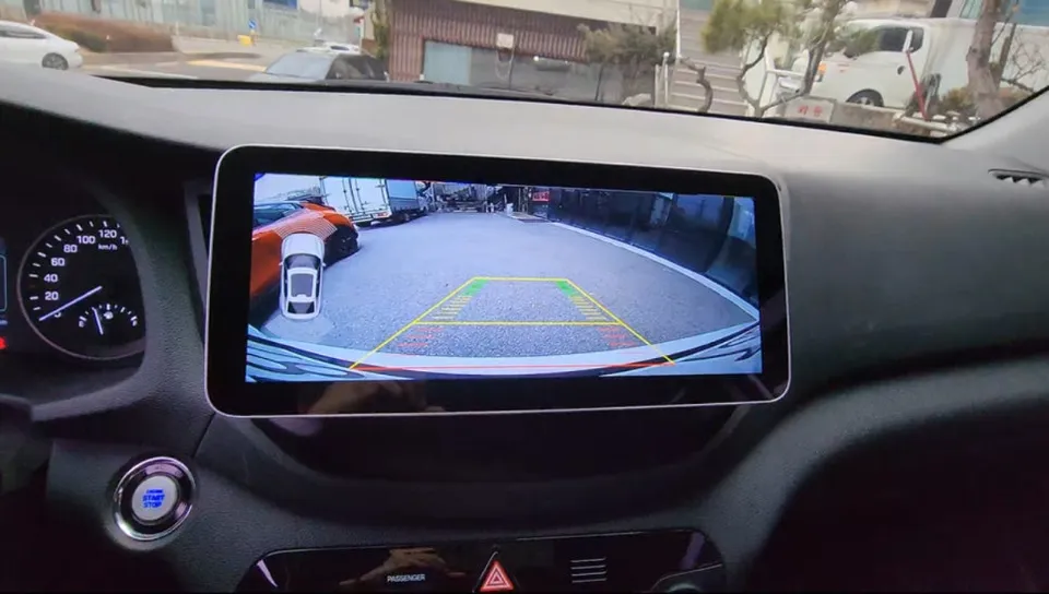 Hyundai TucsonのAndroid Auto・CarPlay取付事例 施工写真 3-2