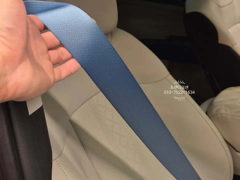 Kia Sportage NQ5 interior customization - Kia Sportage NQ5 Interior Customization Review — Blue Seatbelts photo 3