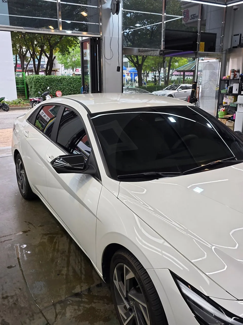Hyundai Elantra CN7のカーラッピング事例|費用目安・仕上がり 施工写真 2-2