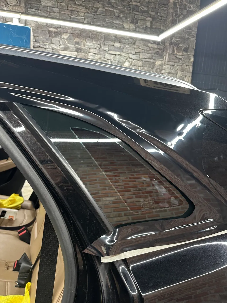 Cadillac XT5のカーラッピング事例 施工写真 4