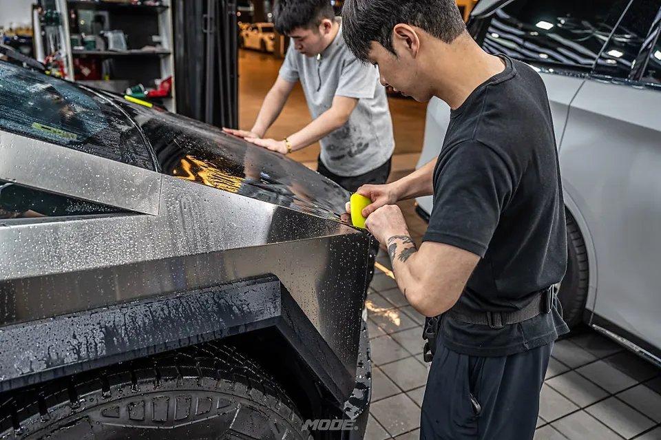Tesla CybertruckのPPF施工事例|費用目安・仕上がり 施工写真 3-1