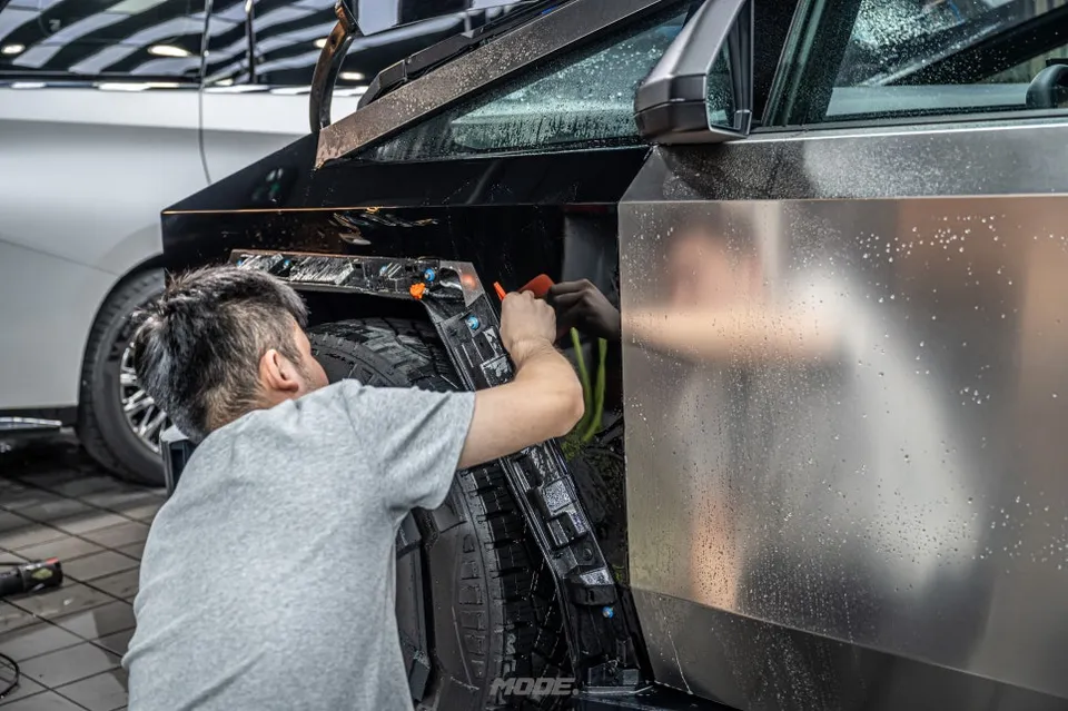 Tesla CybertruckのPPF施工事例|費用目安・仕上がり 施工写真 3-3