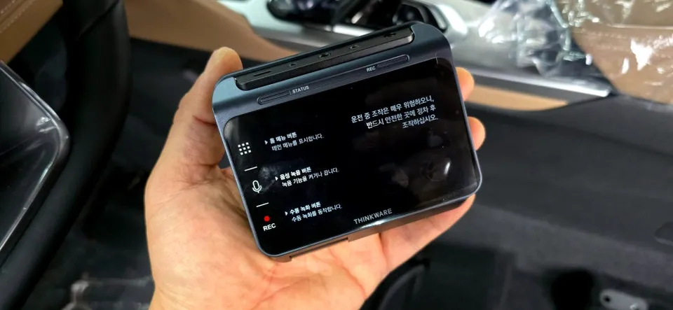 Renault Grand Koleosのドラレコ取付事例|費用目安・仕上がり 施工写真 2-3