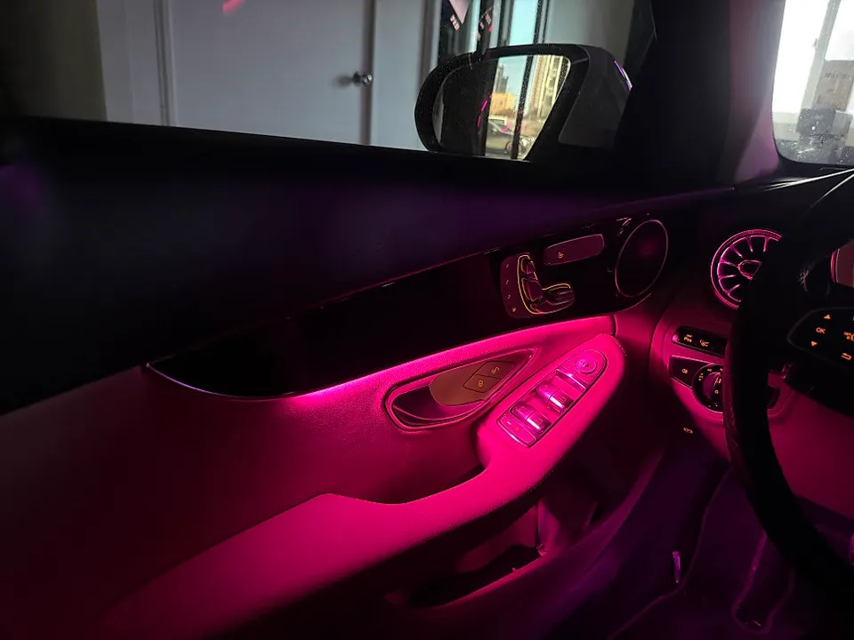 Mercedes-Benz C-Class ambient lighting - Mercedes-Benz C-Class Ambient Lighting Review — Enhanced Interior photo 4