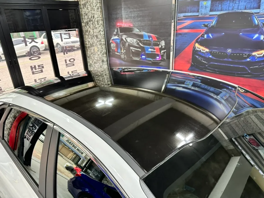 Kia K5のカーラッピング事例|クローム除去とルーフスキン 施工写真 2-3