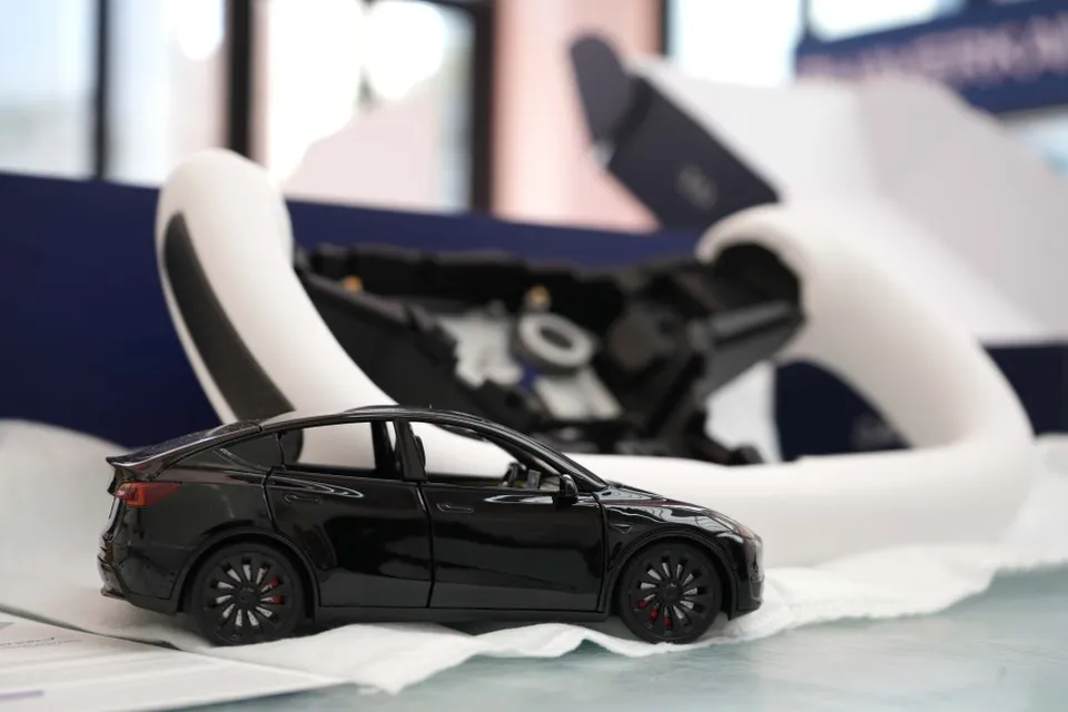 Tesla Model Y ambient lighting review