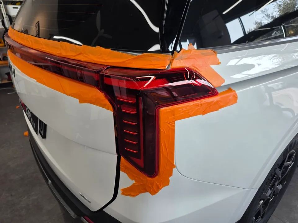 Kia Carnivalのカーフィルム施工事例|費用目安・仕上がり 施工写真 2-3
