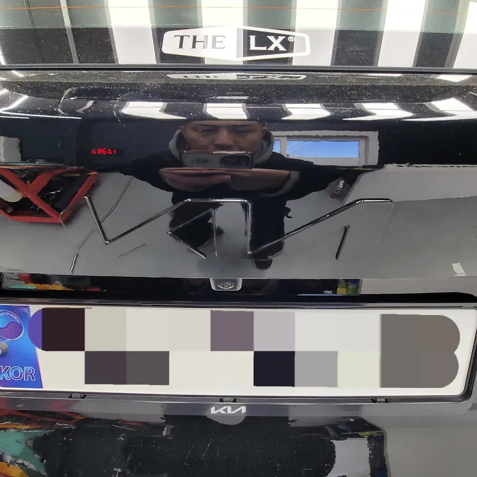 Kia Sorentoのカーラッピング事例｜費用目安・仕上がり 施工写真 1-2