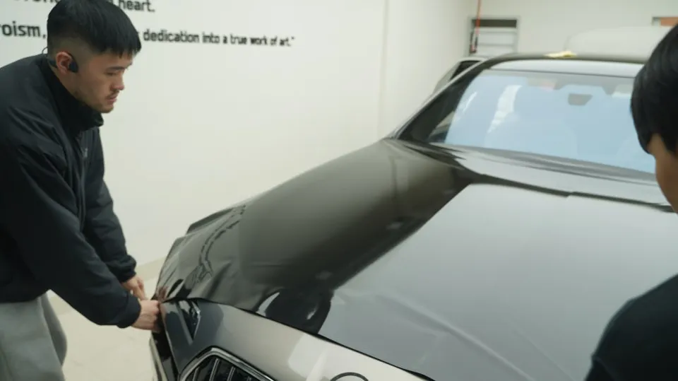 BMW 7 Seriesのカーフィルム施工事例｜仕上がりと耐久性 施工写真 2-2