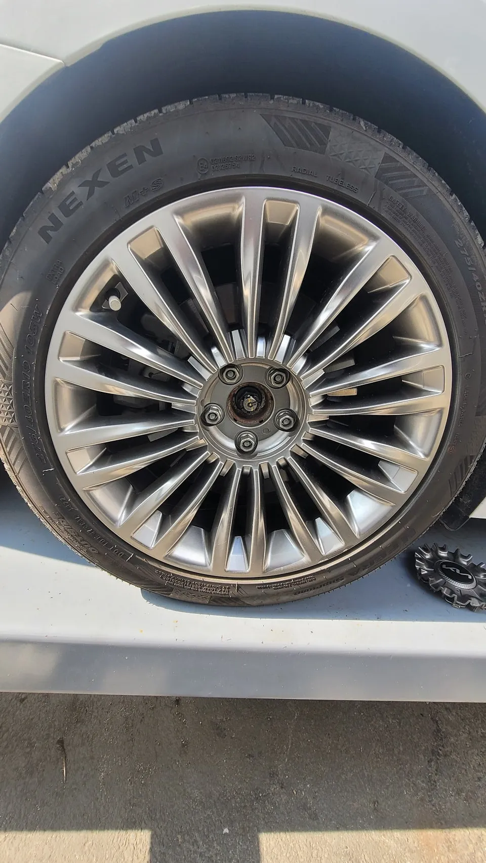 Kia K900 wheel repair installation result