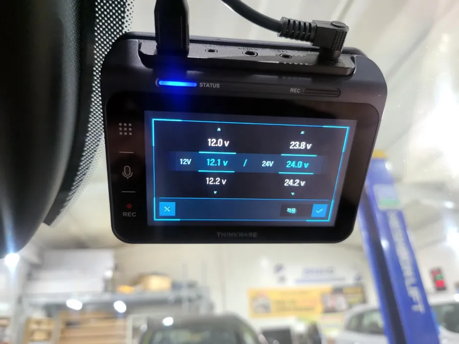 Hyundai Elantraのドラレコ取付事例|費用目安・仕上がり 施工写真 2-3