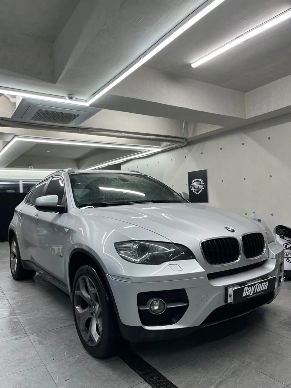 BMW X6 vinyl wrap review