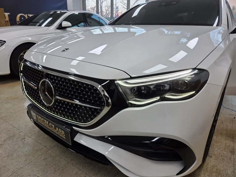 Mercedes-Benz E-Class W214 New Car Package Review photo 2