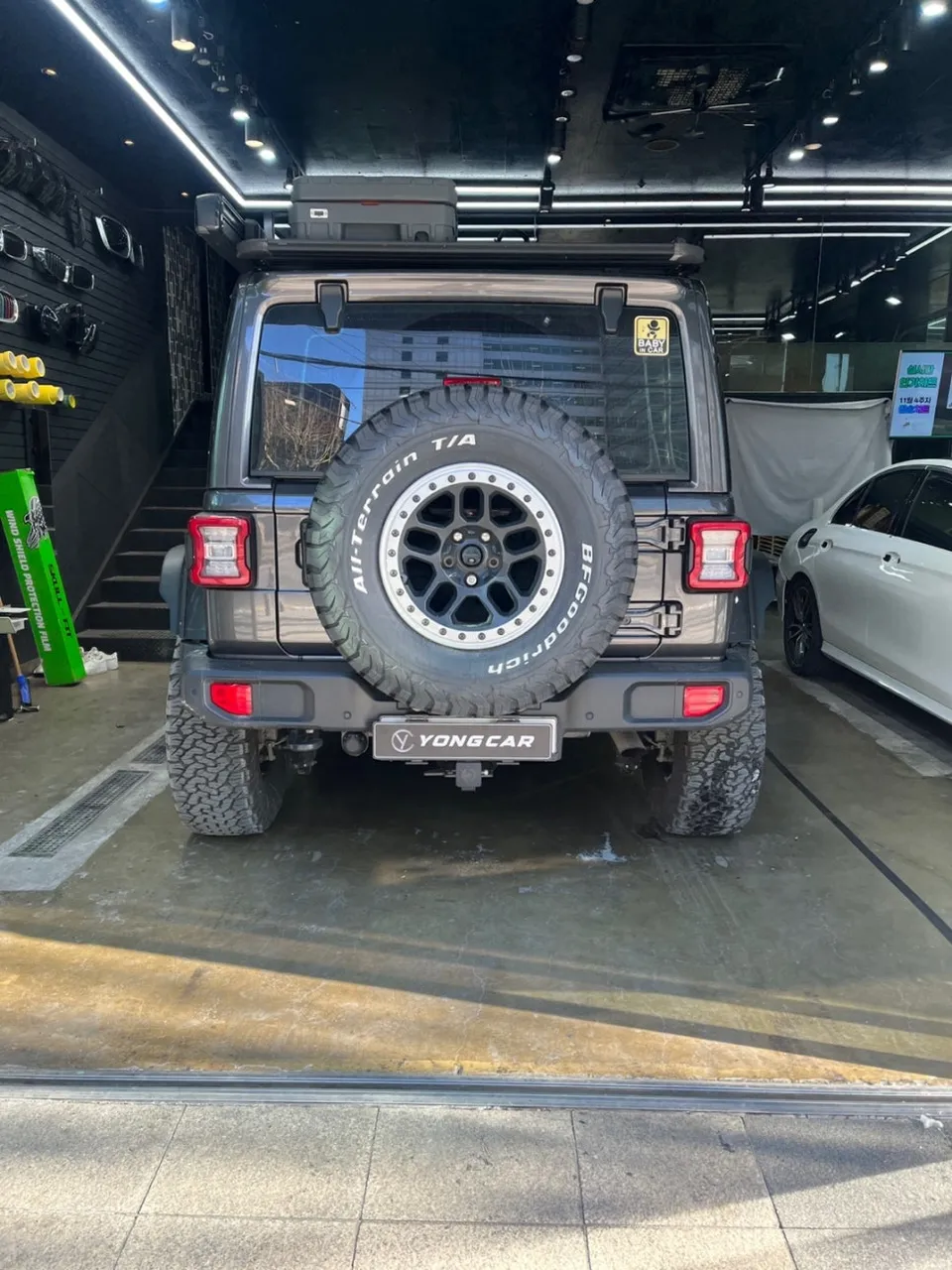 Jeep Wranglerのカーフィルム施工事例|費用目安・仕上がり 施工写真 3-1
