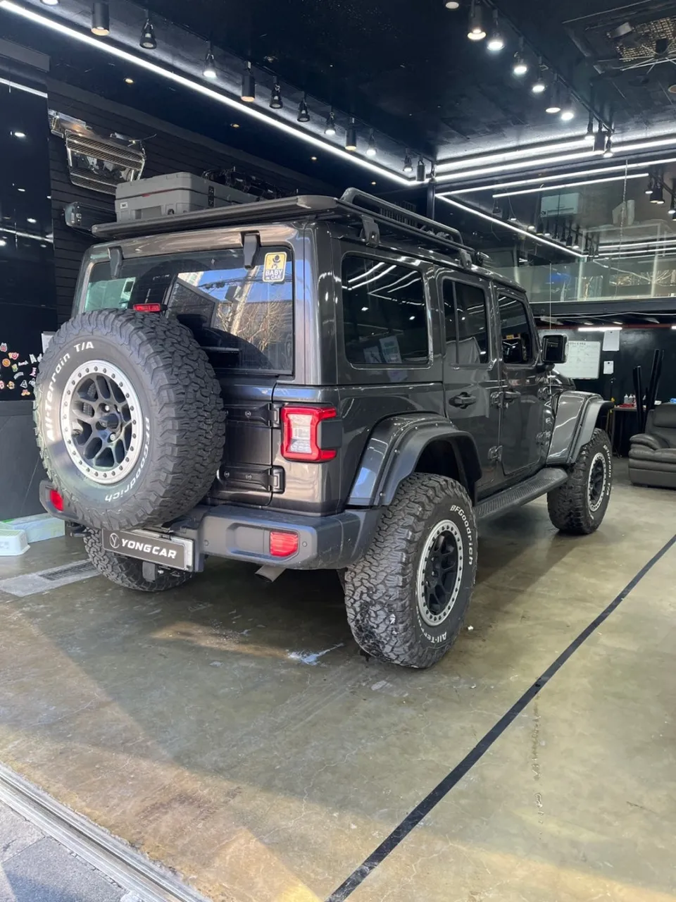 Jeep Wranglerのカーフィルム施工事例|費用目安・仕上がり 施工写真 4-1