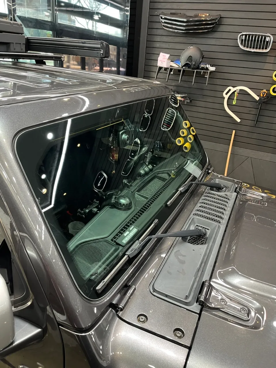 Jeep Wranglerのカーフィルム施工事例|費用目安・仕上がり 施工写真 2-2