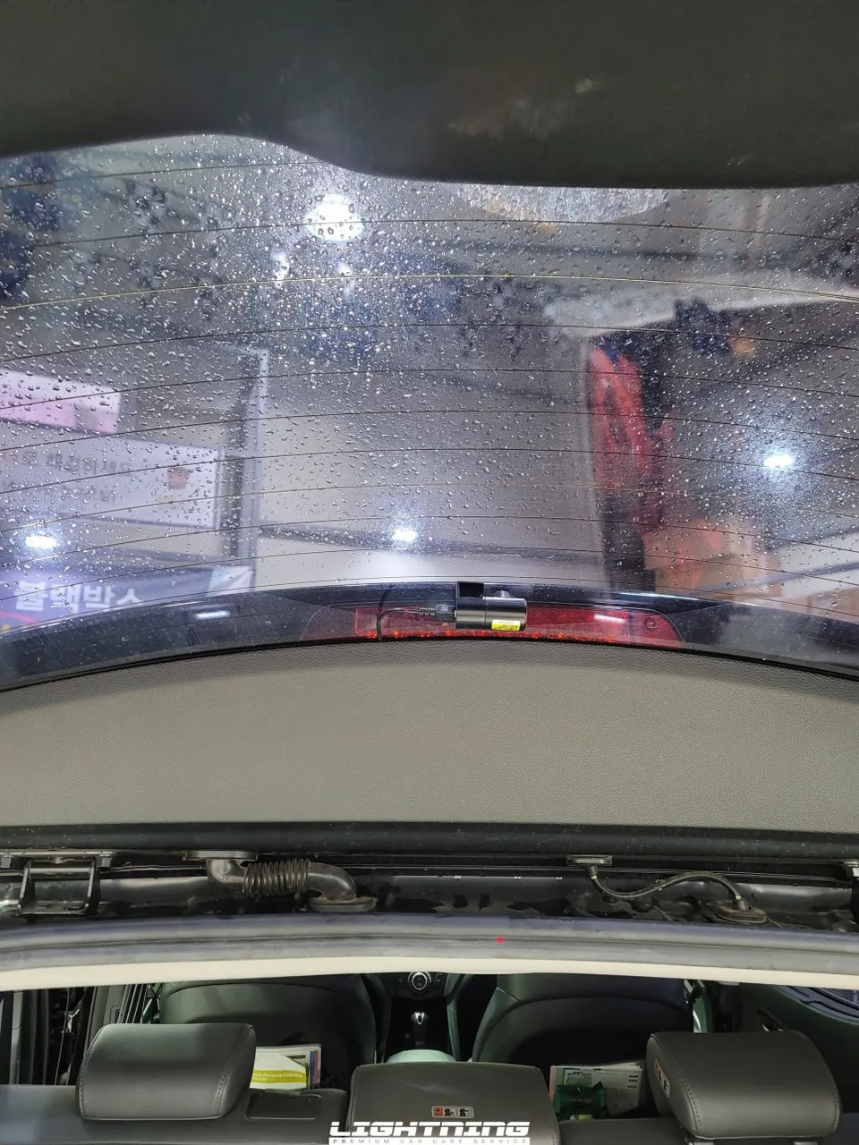 Hyundaiのドライブレコーダー取付事例 施工写真 1-2
