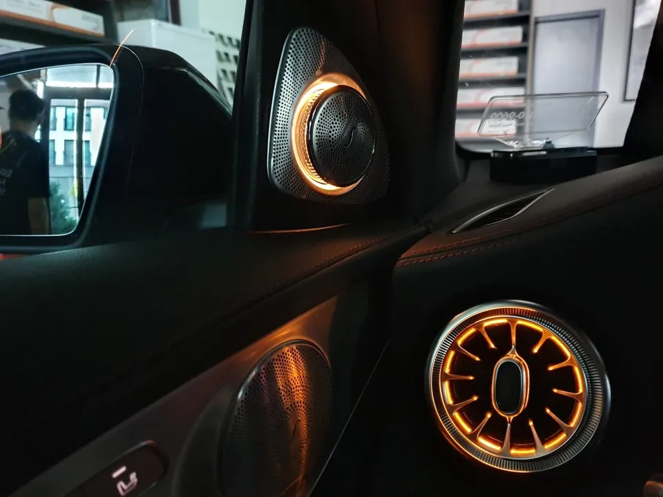 Mercedes-Benz GLCのカーオーディオ施工事例 施工写真 1-3