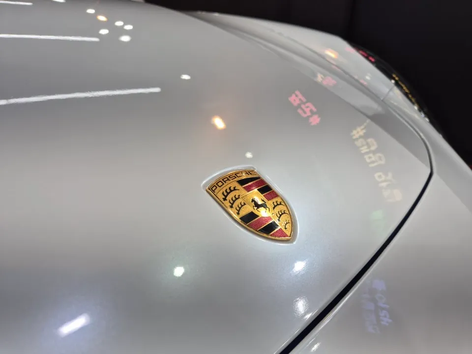 ポルシェ パナメーラ4のカーラッピング事例｜費用目安・仕上がり 施工写真 1-2