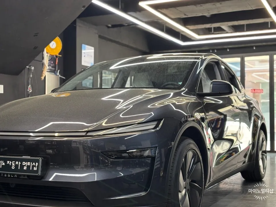 Tesla Model Yのカーフィルム施工事例|費用目安・仕上がり 施工写真 2-1