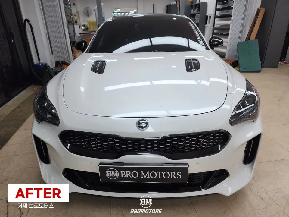 Kia Stingerのカーラッピング事例|費用目安・仕上がり 施工写真 2-1