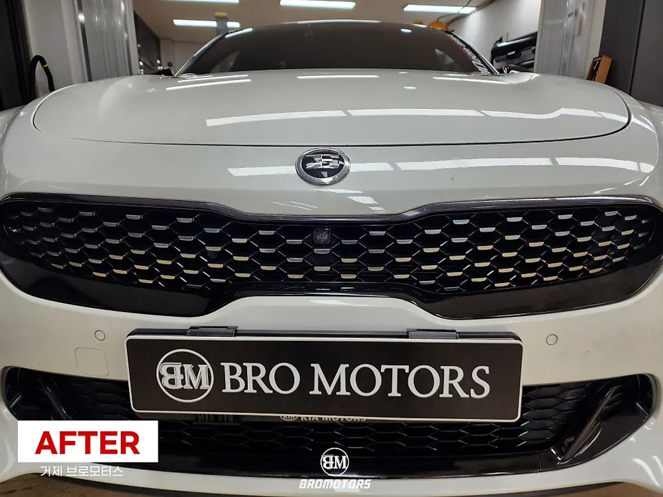 Kia Stingerのカーラッピング事例|費用目安・仕上がり 施工写真 2-3
