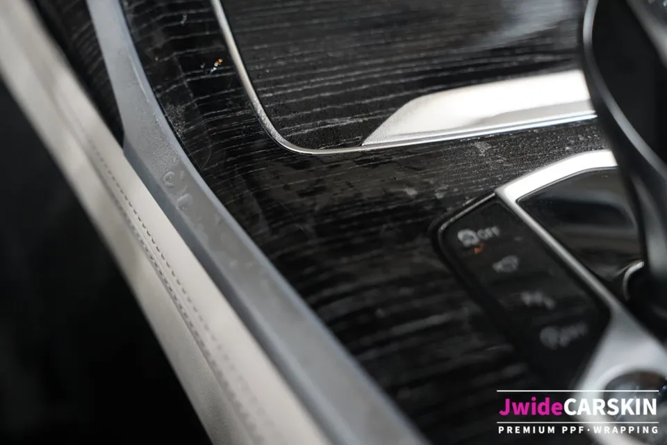 BMW X7 ppf - BMW X7 Interior PPF Review — Protect Wood Trim & Crystal Gear Kno photo 3
