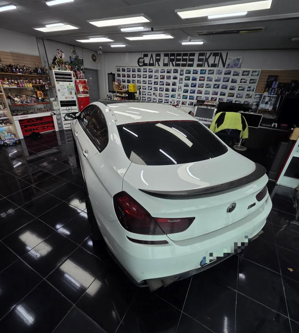 BMW 6 Seriesのカーラッピング事例|費用目安・仕上がり 施工写真 4-1