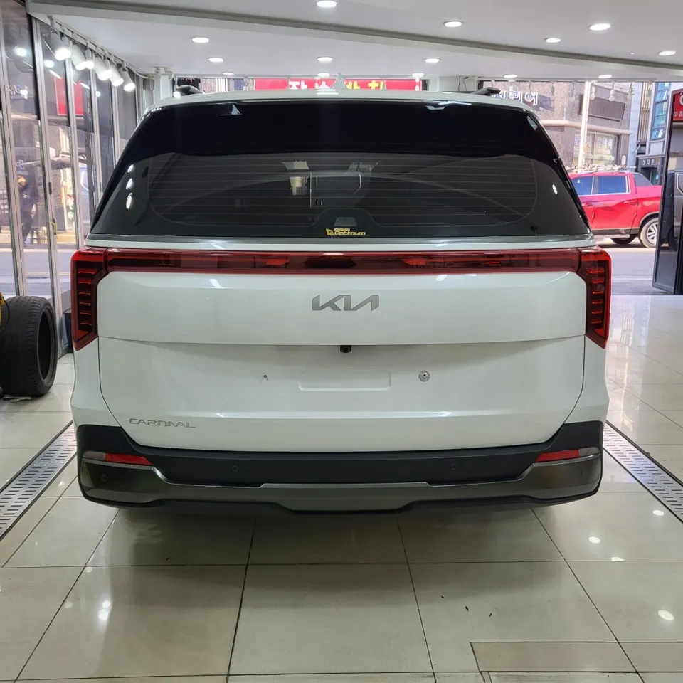 Kia Carnival KA4 vinyl wrap - Kia Carnival KA4 Vinyl Wrap Review — Small Changes, Big Impact photo 4