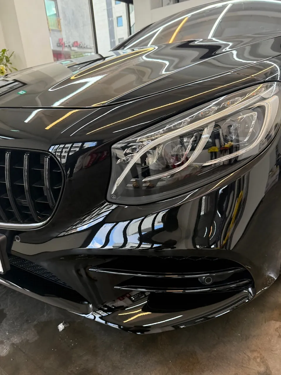 Mercedes-BenzのPPF施工事例 施工写真 3-1