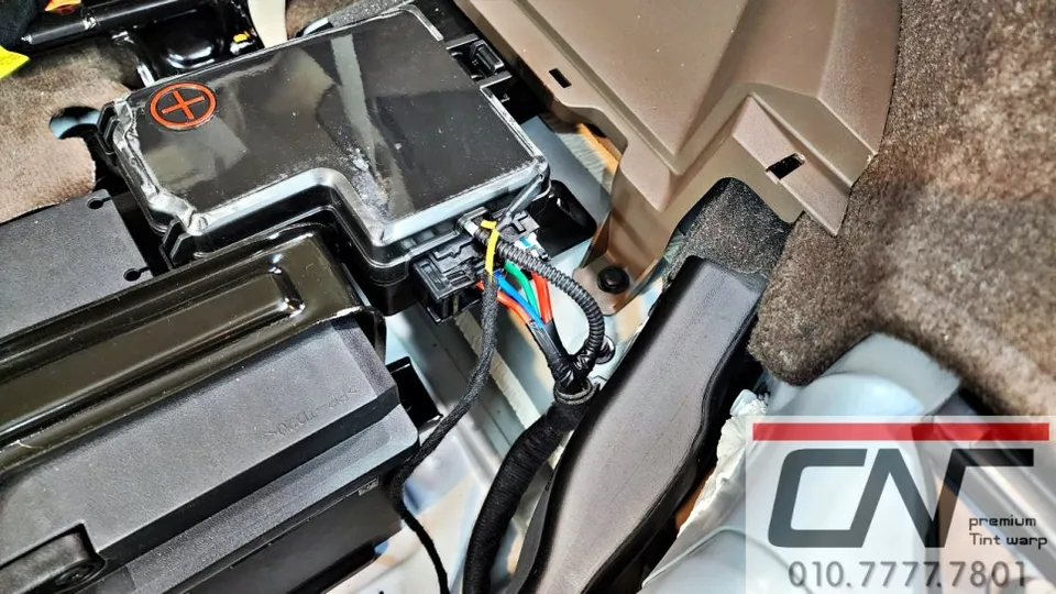 Genesis GV80のドラレコ取付事例｜費用目安・仕上がり 施工写真 2-2