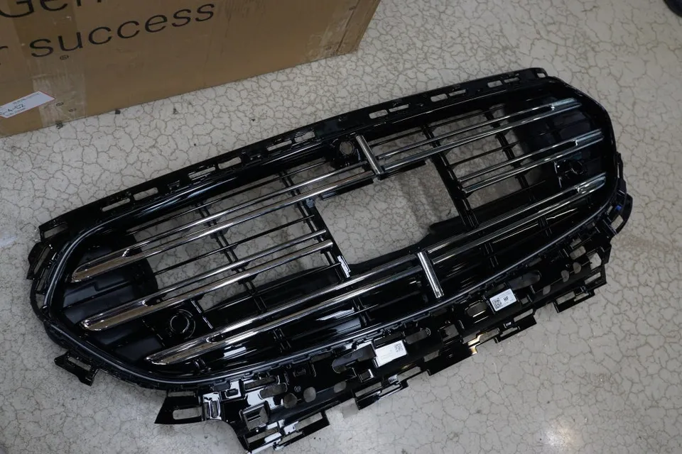 Mercedes-Benz E-Class W214 ambient lighting - Mercedes-Benz E-Class Ambient Lighting Upgrade Review photo 4