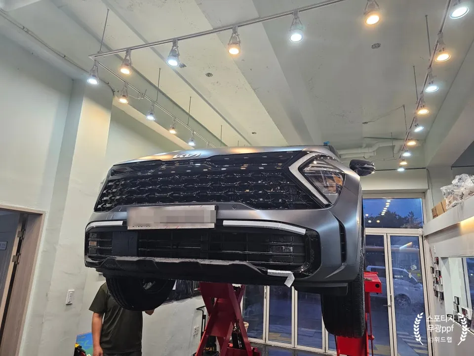 Kia Sportage NQ5のPPF施工事例|費用目安・仕上がり 施工写真 1-2