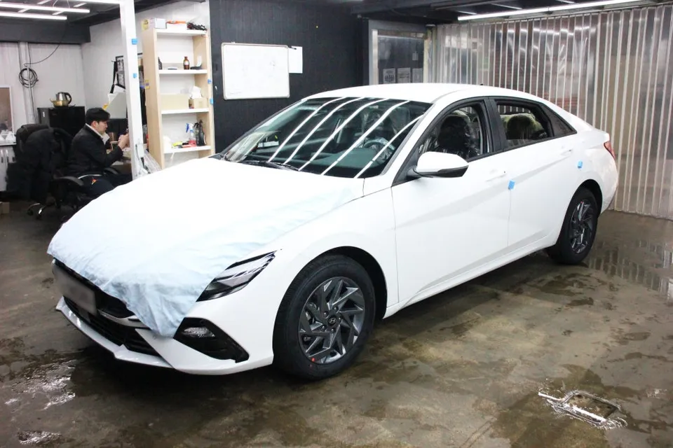 Hyundai Elantraのカーフィルム施工事例｜費用目安・仕上がり 施工写真 1-1