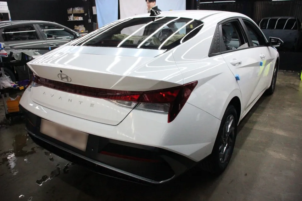 Hyundai Elantraのカーフィルム施工事例｜費用目安・仕上がり 写真