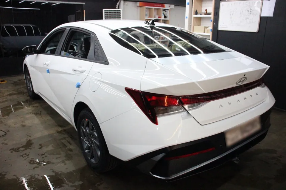 Hyundai Elantraのカーフィルム施工事例｜費用目安・仕上がり 施工写真 1-2