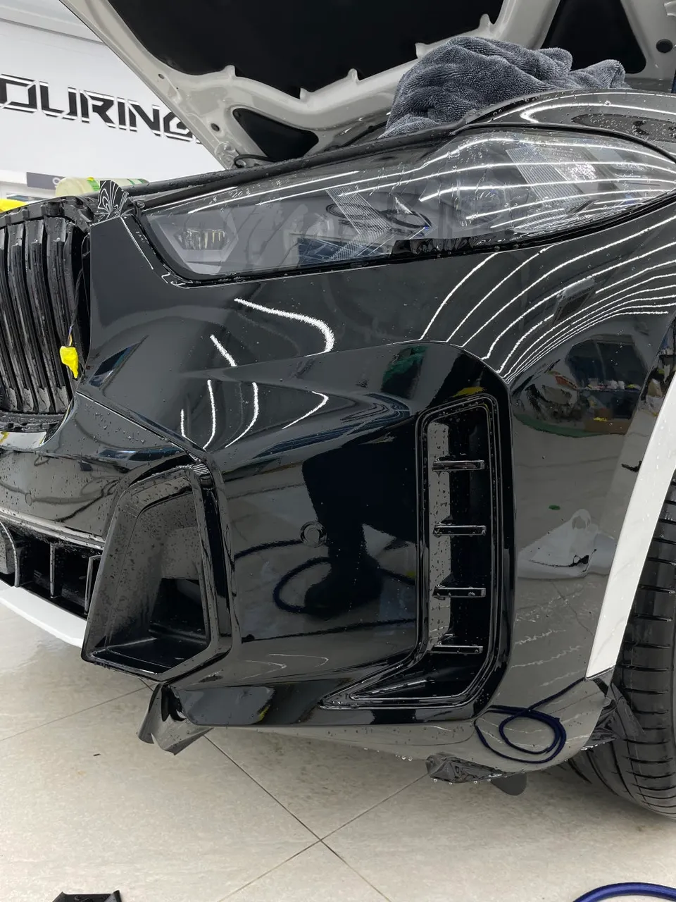 BMW X5のブラックPPF施工事例|ドアインナーまで 施工写真 1-2