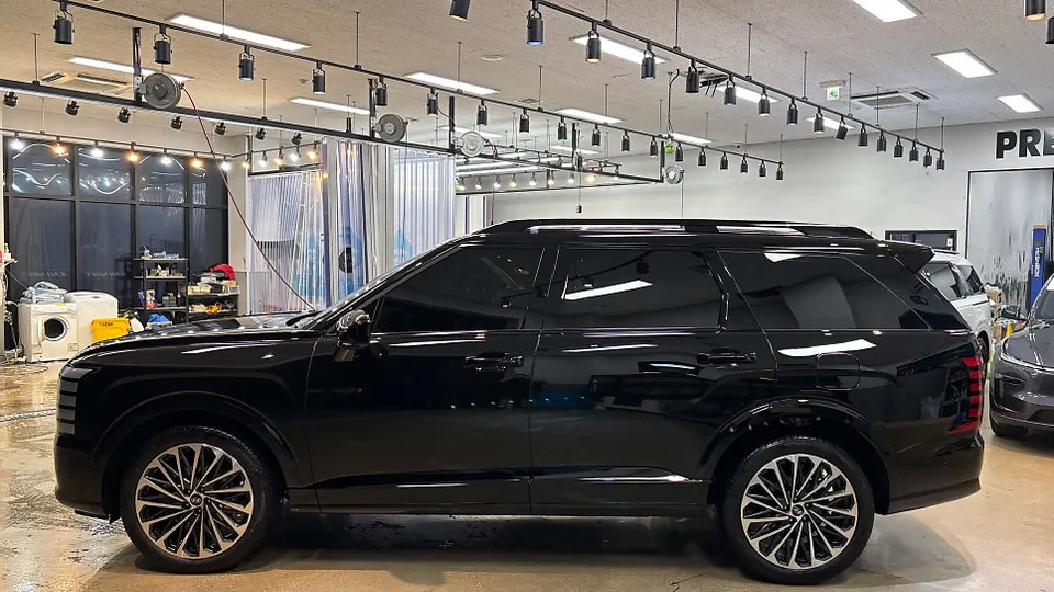 Hyundai Palisadeのカーラッピング事例|費用目安・仕上がり 施工写真 3-2