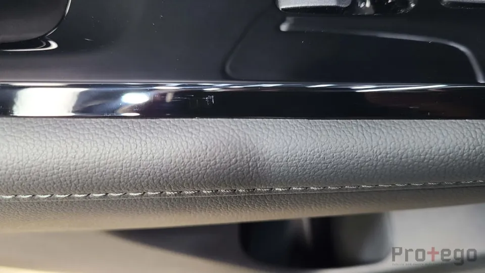 Lexus NXのPPF施工事例|ハイグロスの傷対策 施工写真 2-1